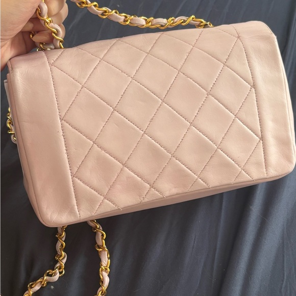 Vintage Pink Chanel Diana - Picture 5 of 13